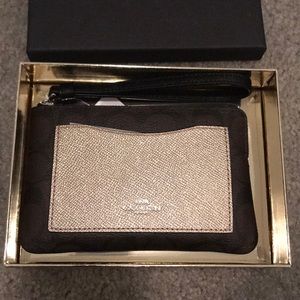 Coach wristlet BRAND NEW